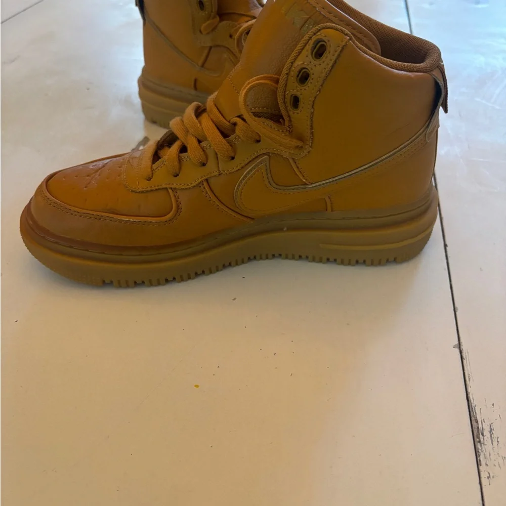 Nike rugged high